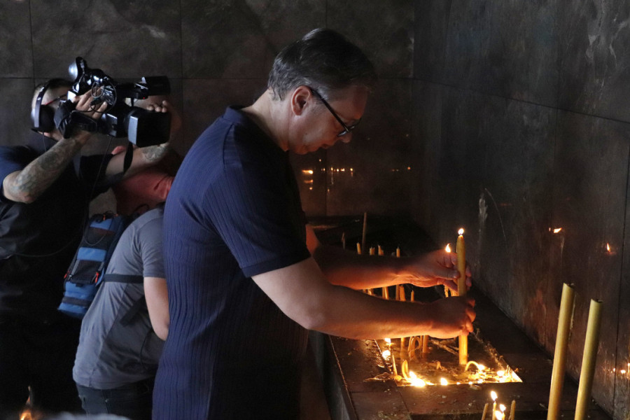 Predsednik Vučić posetio manastir Tumane: Kada bude gotova brza saobraćajnica od Beograda će se stizati za sat i 20 minuta