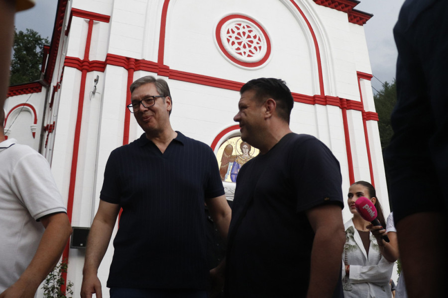 Predsednik Vučić posetio manastir Tumane: Kada bude gotova brza saobraćajnica od Beograda će se stizati za sat i 20 minuta