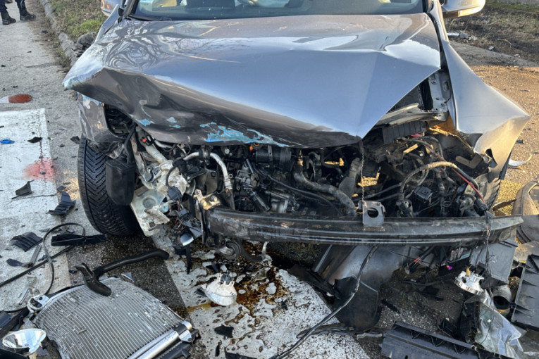 Udes kod naplatne rampe Stara Pazova! Obustavljen saobraćaj ka Beogradu