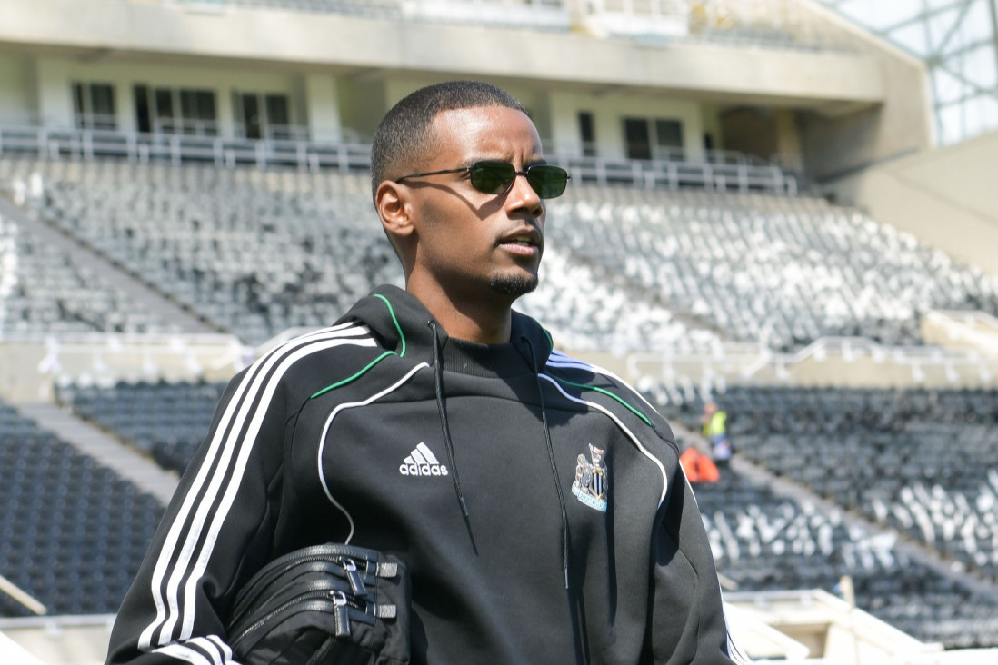 Isak u Liverpulu – gotovo je! Njukasl pristao da spusti zahteve, ali je transfer opet najveći u istoriji Premijer lige!