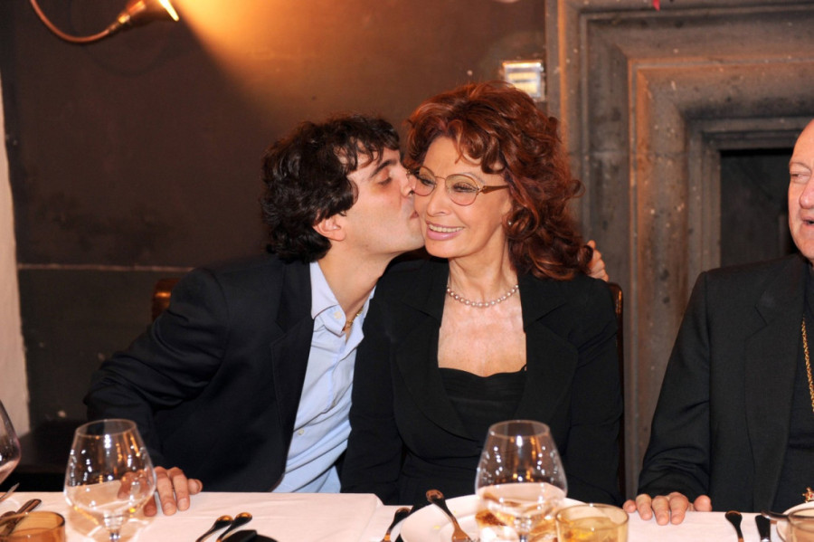 Ni u devetoj deceniji života ne gubi sjaj: Sofija Loren otkrila ritual za blistav i zategnut ten