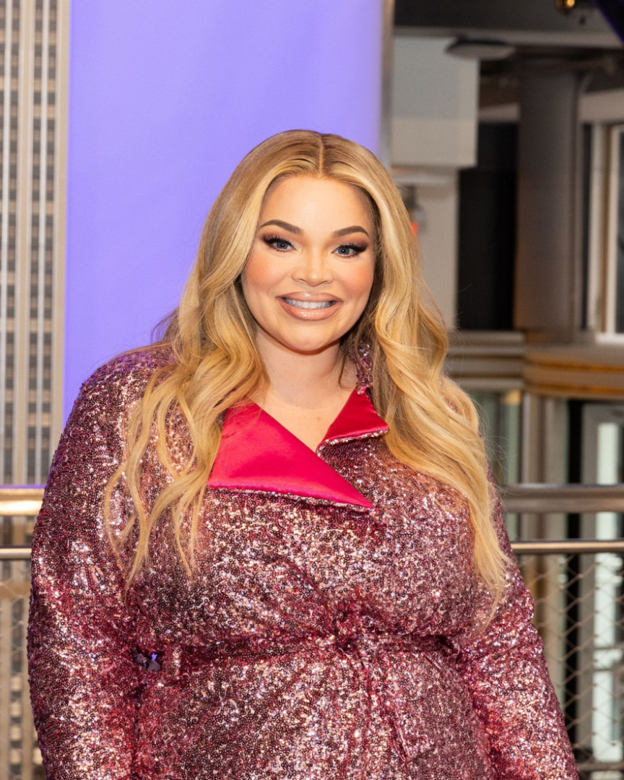 Kad god se ona porodi - poznata ličnost se reinkarnira! Teorija zavere kakvu dosad niste čuli