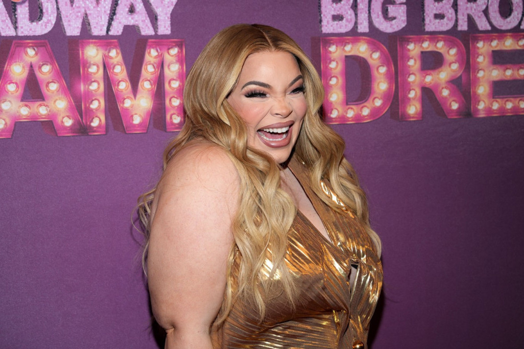 Kad god se ona porodi - poznata ličnost se reinkarnira! Teorija zavere kakvu dosad niste čuli