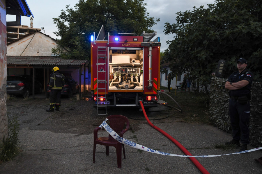 "Kleo se da će nas sve zapaliti": Prve reči komšija o pravoj drami u Novom Sadu (FOTO/VIDEO)