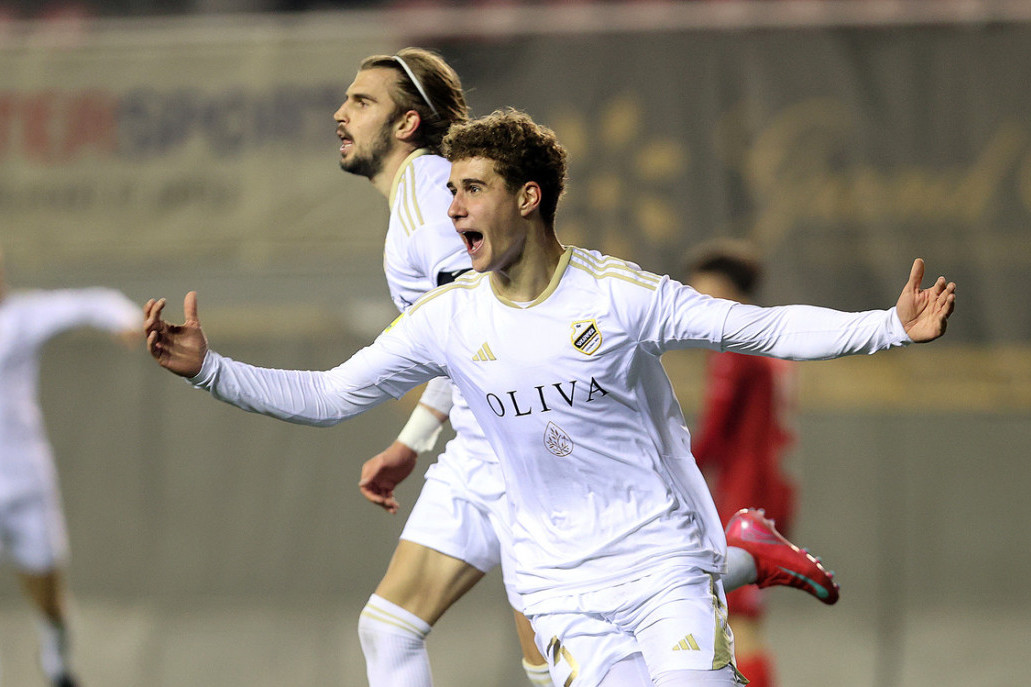 Čukarički prodao Zvezdinu želju za veće pare! Rekordno leto na Banovom brdu!