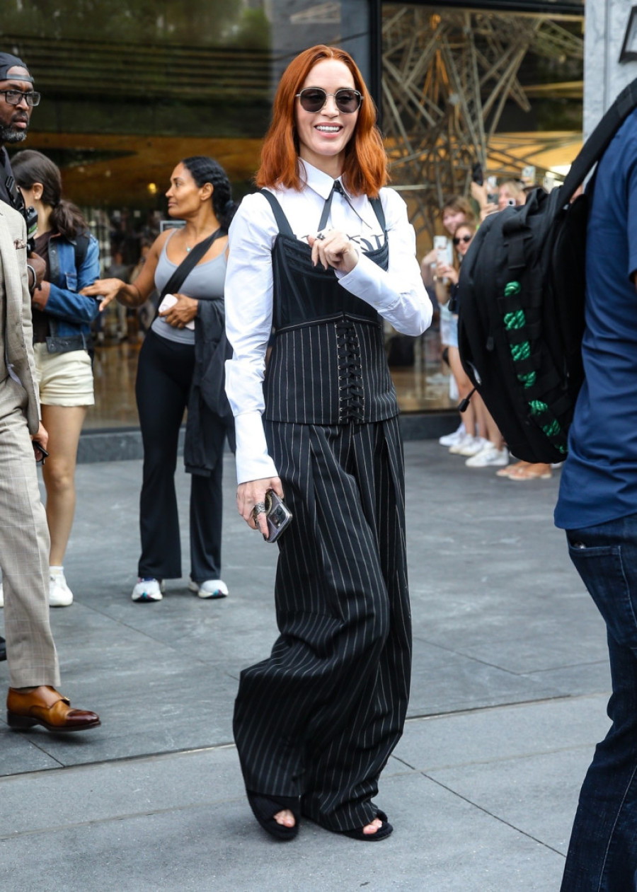 Konačno se pojavila i ona! Emili Blant skoro neprepoznatljiva na snimanju filma "Đavo nosi Pradu 2" (FOTO)