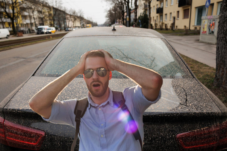 Beograđani u panici! Kiša donela žuti prah iz Sahare - automobili nastradali!