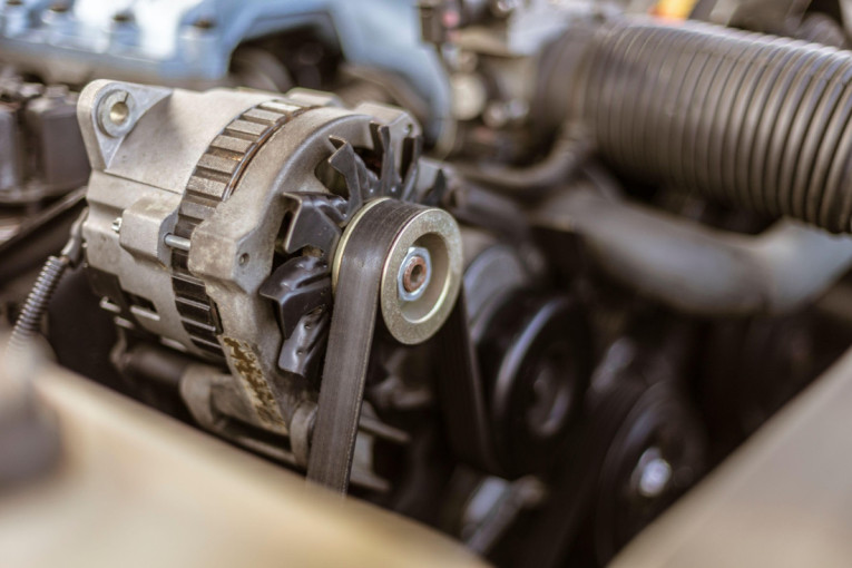 Mora da se zameni na vreme, inače može da napravi katastrofu: Verovatno ni ne znate da vaš auto ima ovaj deo