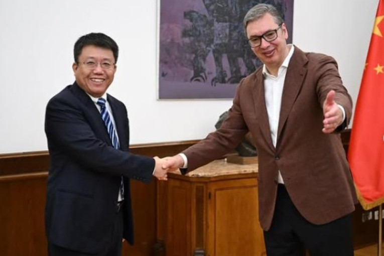 Vučić ugostio delegaciju kompanije Huavei: Srbija ostaje otvorena za investicije koje doprinose digitalnoj transformaciji (FOTO)