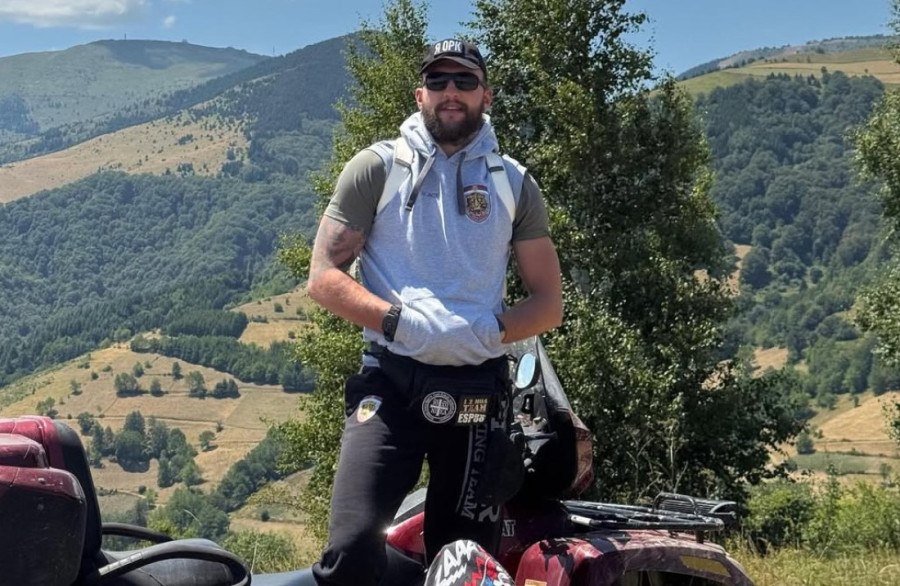 Plave lokne i neodoljiv šarm: Ovako izgleda najmlađi sin Veljka Ražnatovića, vidi se da će biti pravi šmeker! (FOTO)