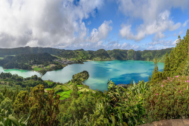 Destinacija koja mami crnim peskom i prirodnim lepotama: Posetite netaknuti raj usred Atlantika