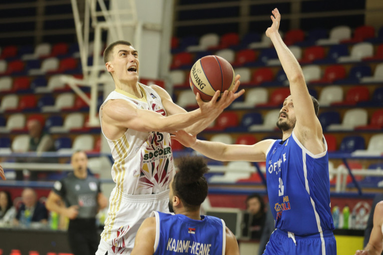 Lazarević u Španiji: Novi klub ga predstavio "uz pomoć" slavnog imenjaka i prezimenjaka (FOTO)