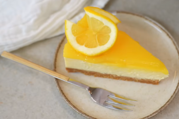 Recept dana: Čizkejk sa limunom, osvežava i topi se u ustima, a ne morate ni da palite rernu zbog njega