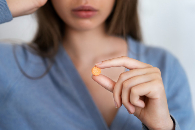 Kako se pravilno piju vitamini? Koje nikako ne treba da mešate, a šta ide u paru