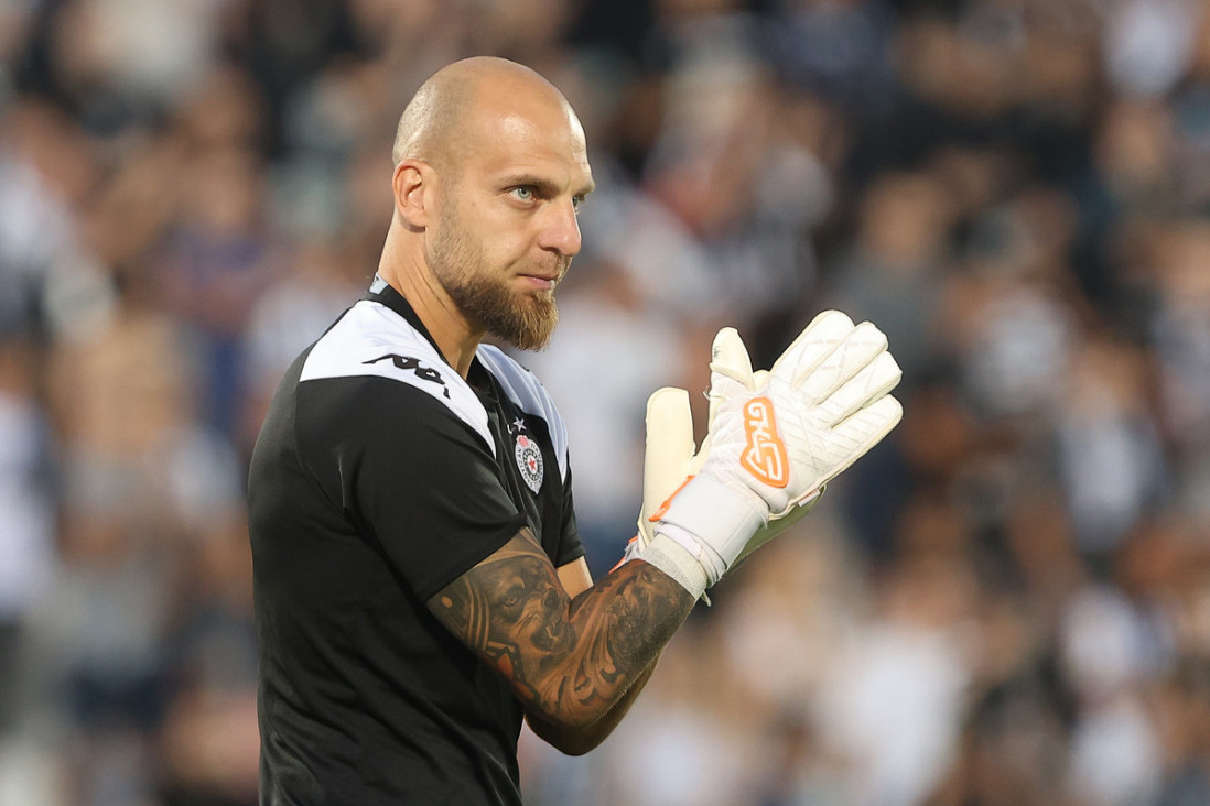 Grobari naterali Miloševića da odustane od presađivanja kose! Ćelavi je novi čuvar Humske!