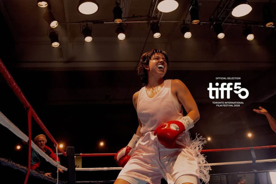 Ni novi imidž najfatalnije holivudske plavuše nije dovoljan da spase ovaj film: Kritičari brutalni prema Sidni Svini (FOTO)