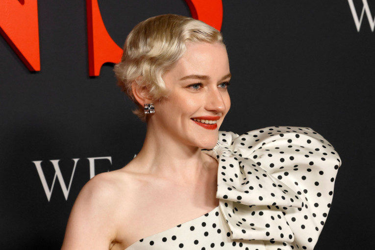 Spoj vintidž glamura i savremenog izdanja: Džulija Garner u Guči haljini ostavlja bez daha