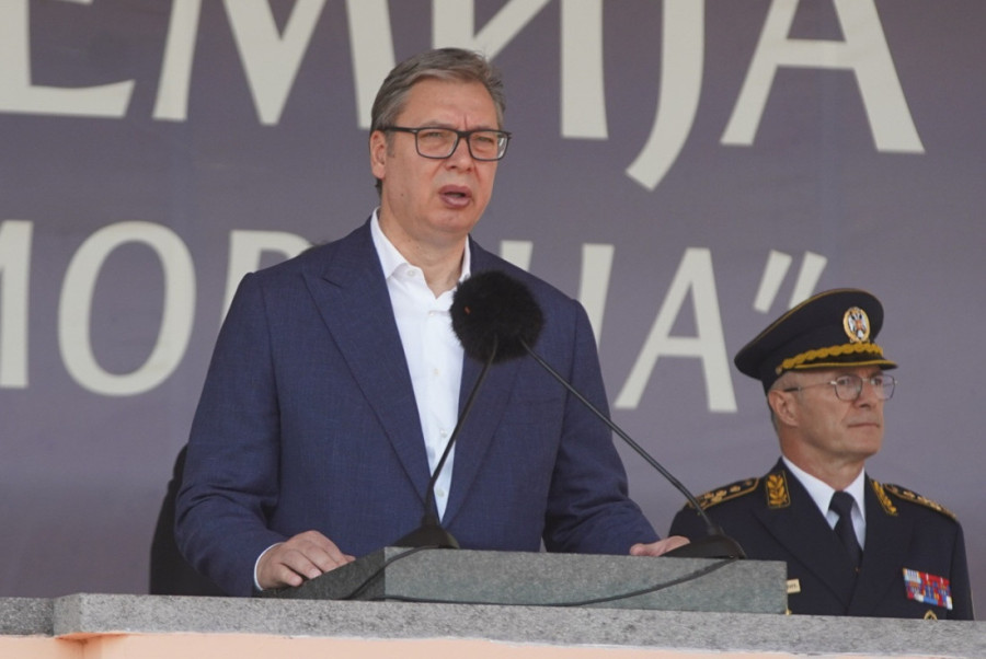 Poruka za ceo život: Ovo su reči koje je predsednik uputio najmlađim oficirima Vojske Srbije! (FOTO/VIDEO)