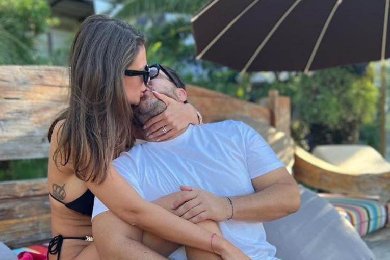 Pevačica se udala za biznismena i uživa u luksuzu: Rekla sam mu da će biti moj muž!