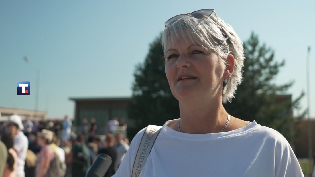 One su naše ćerke u čizmama oficira! Emotivne ispovesti roditelja sa kasarne na Banjice (FOTO/VIDEO)