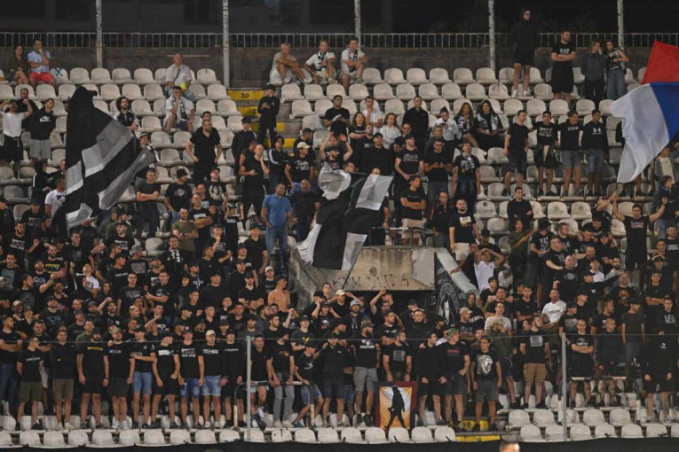 Za nevericu! Grobari su poludeli kada su čuli pesmu Delija i to usred Humske! (VIDEO)