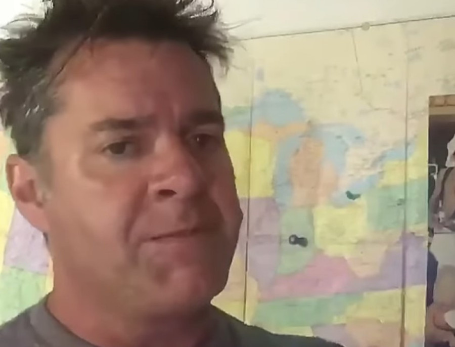 Umro poznati pevač: Pre dve nedelje se oženio, a onda izdahnuo supruzi na rukama