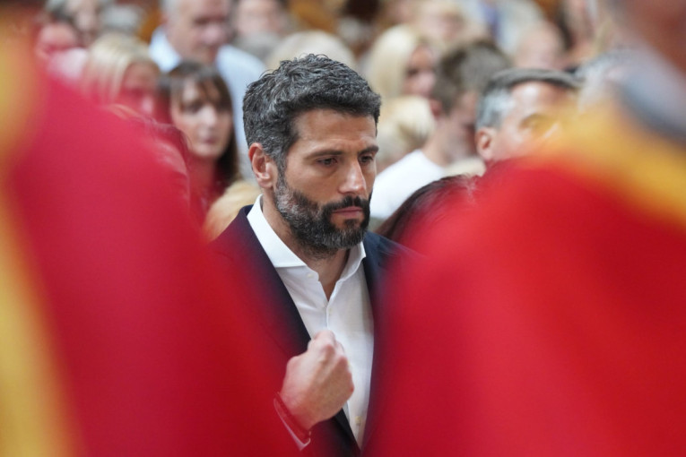 Šapić čestitao Božić: Ostanimo na putu pravih hrišćanskih vrednosti