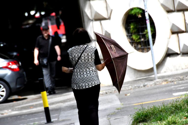 Poštanska već snizila kamate! Za sve penzionere i radnike sa primanjima do 100.000