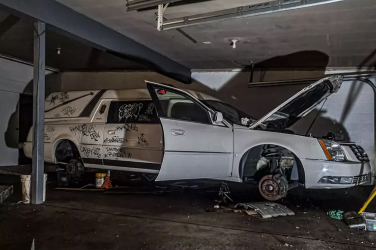 Bizarno! Pronađeno smrskano telo u napuštenoj mrtvačnici (FOTO)