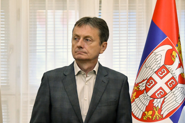 Ministar Glišić: Prognoze lekara bile su smrt ili težak invalid! Za tri dana bio sam na nogama i ponovo učio da pišem!