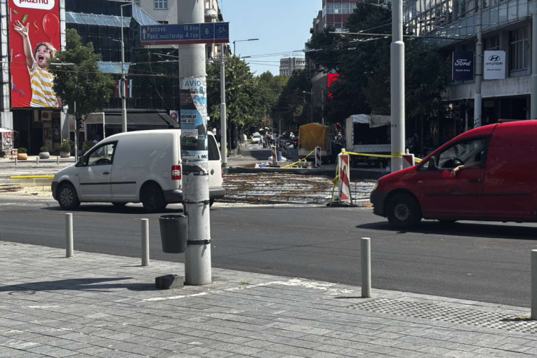 U svadbenoj koloni ispalio metke, odmah stigla policija: Pometnja u Beranama nakon što se iz luksuznog džipa čuli pucnji