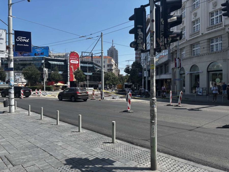 Mladić teško povređen u Zemunu! Hitna pomoć ga prevezla u Urgentni centar
