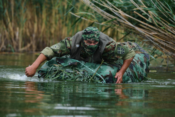 Voda, gume i burad: Srpski izviđači vežbaju snalaženje u ekstremnim uslovima (FOTO)