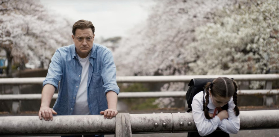 Brendan Frejzer u prvoj glavnoj ulozi nakon osvajanja Oskara: Neobična priča o agenciji za "iznajmljivanje porodica" (FOTO/VIDEO)