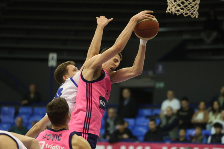 Mega ponovo na egzotičnoj turneji: Opet protiv NCAA timova (FOTO)