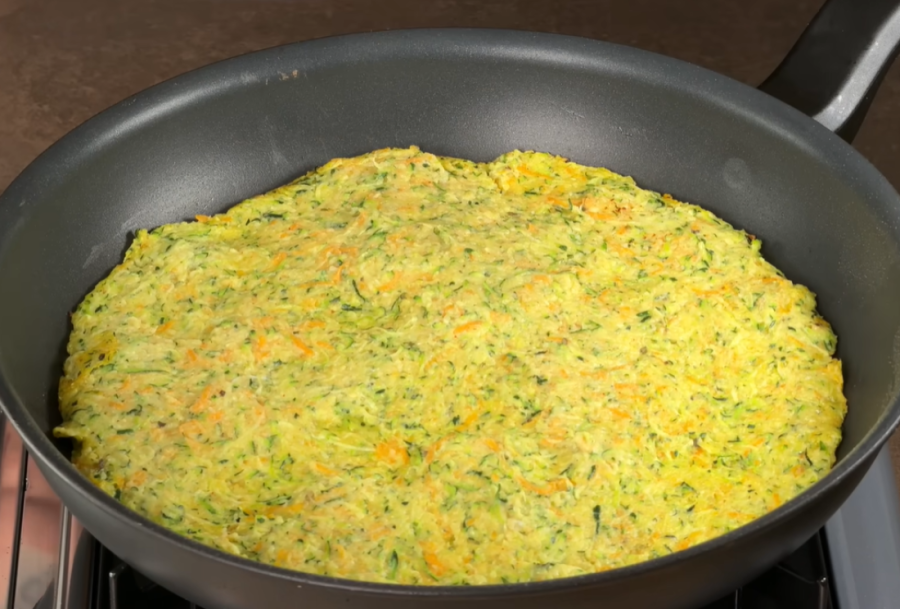 Recept dana: Pita od tikvica iz tiganja, letnji specijalitet koji će svi obožavati da jedu za doručak ili lagani ručak