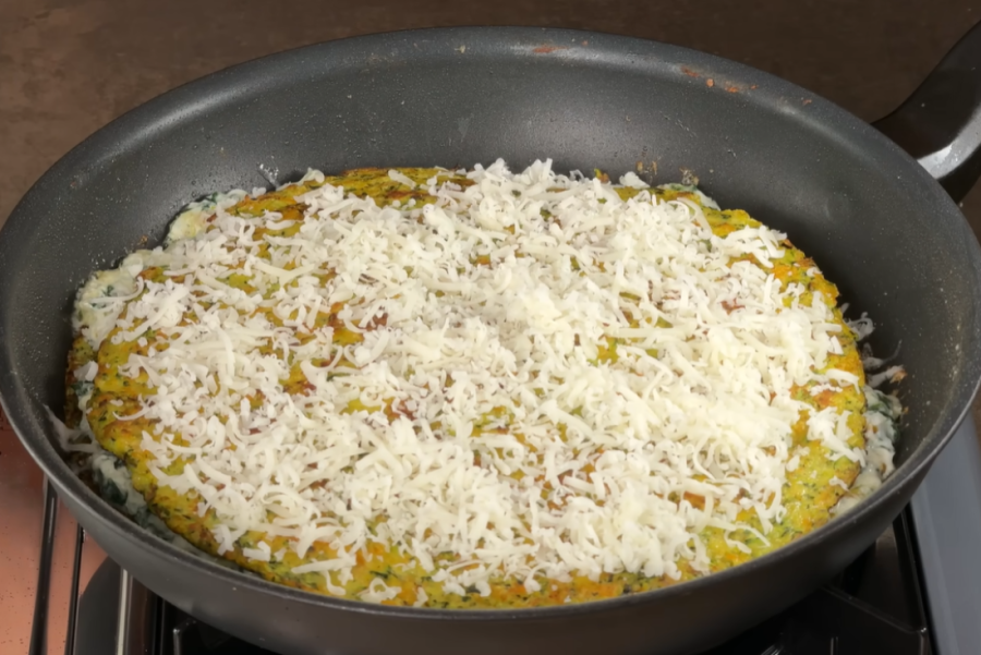 Recept dana: Pita od tikvica iz tiganja, letnji specijalitet koji će svi obožavati da jedu za doručak ili lagani ručak