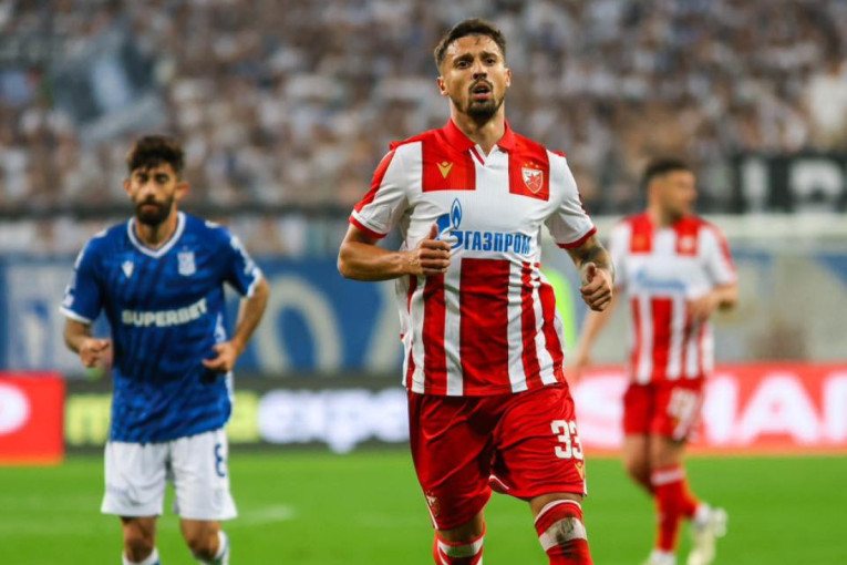 Zvezdini fudbaleri birali i izabrali: Evo ko je najbolji među njima (FOTO)