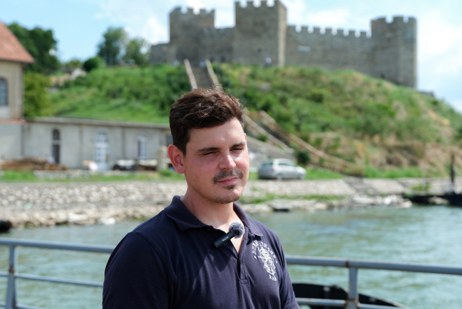 Skela koja život znači: Četiri generacije Sekulića spajaju dve obale Dunava, duže od veka voze ljude od Bele Crkve do Rama (VIDEO)