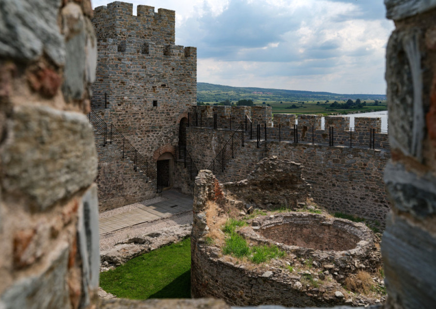 Neviđena ponuda: Prodaje se imanje veće od Srema - uz njega dobijate kanjone, pašnjake i 30 kilometara reke! (FOTO)