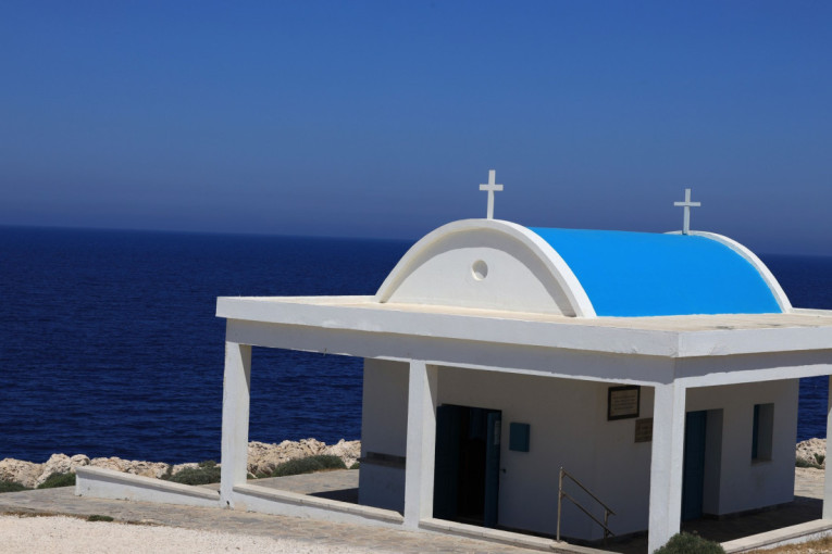 Skriveni biser Kipra:  Mala plaža koja očarava mekim peskom i prozirnom, tirkiznom vodom