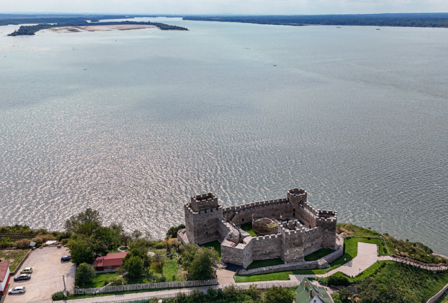Posetili smo Ramsku tvrđavu, impozantnu dunavsku lepoticu koja čuva istoriju i najlepši zalazak Sunca na rekama u Evropi (FOTO/VIDEO)