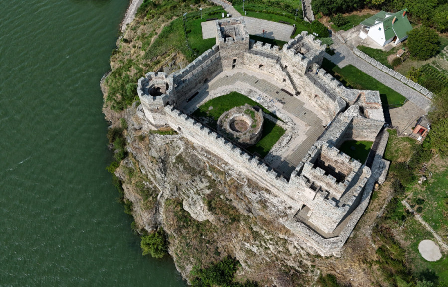 Posetili smo Ramsku tvrđavu, impozantnu dunavsku lepoticu koja čuva istoriju i najlepši zalazak Sunca na rekama u Evropi (FOTO/VIDEO)