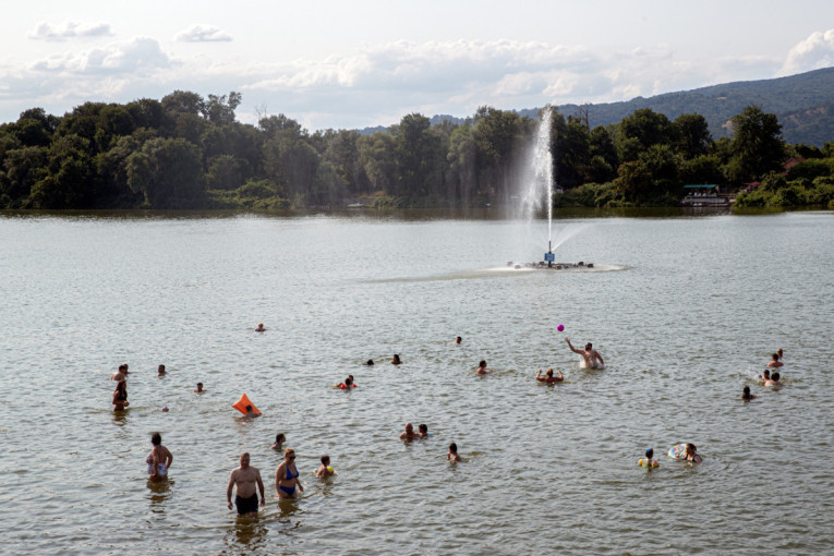 Sto godina od rođenja Elizabete II: Čarls poslao snažnu poruku svetu