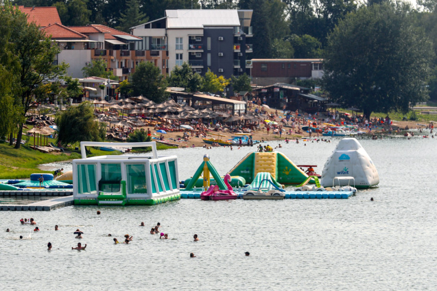 Obišli smo Srebrno jezero koje je pravi biser Podunavlja i sad nam je jasno zašto ga zovu srpsko more (FOTO/VIDEO)