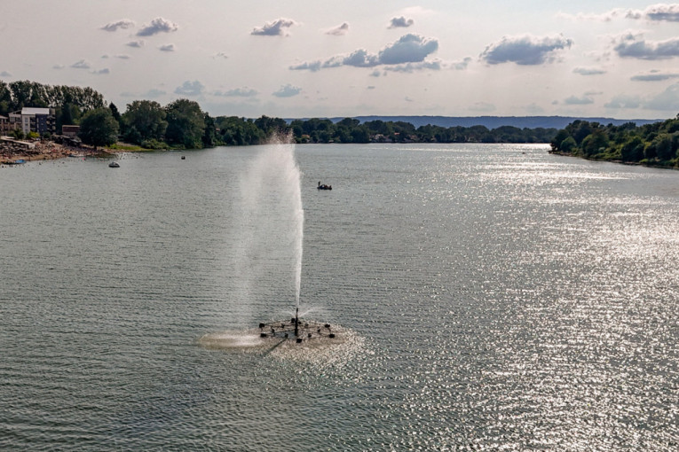 Obišli smo Srebrno jezero koje je pravi biser Podunavlja i sad nam je jasno zašto ga zovu srpsko more (FOTO/VIDEO)