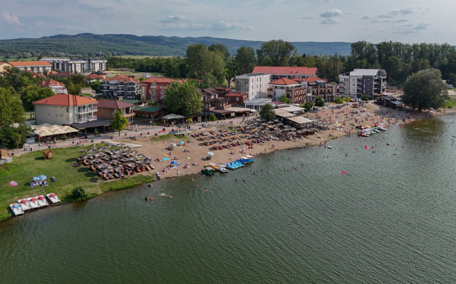 Obišli smo Srebrno jezero koje je pravi biser Podunavlja i sad nam je jasno zašto ga zovu srpsko more (FOTO/VIDEO)
