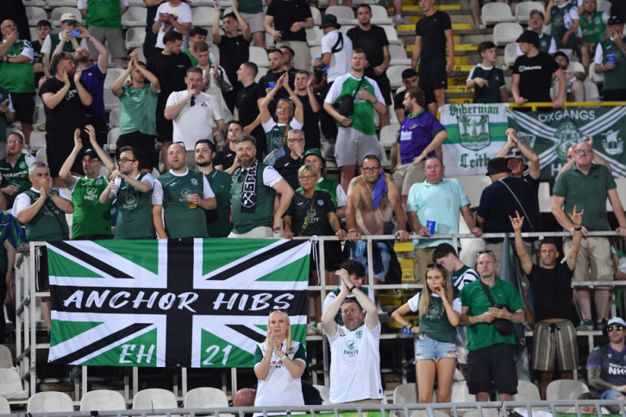 Partizanove klince sa juga "gledaju" legende: Fenomenalna koreografija Grobara (FOTO/VIDEO)