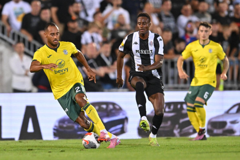 Partizan se sam ubio protiv Hibernijana! Škoti odneli dva gola prednosti iz Humske! (FOTO/VIDEO)