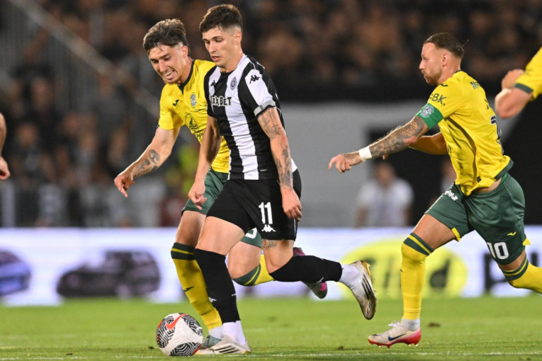 Partizan se sam ubio protiv Hibernijana! Škoti odneli dva gola prednosti iz Humske! (FOTO/VIDEO)